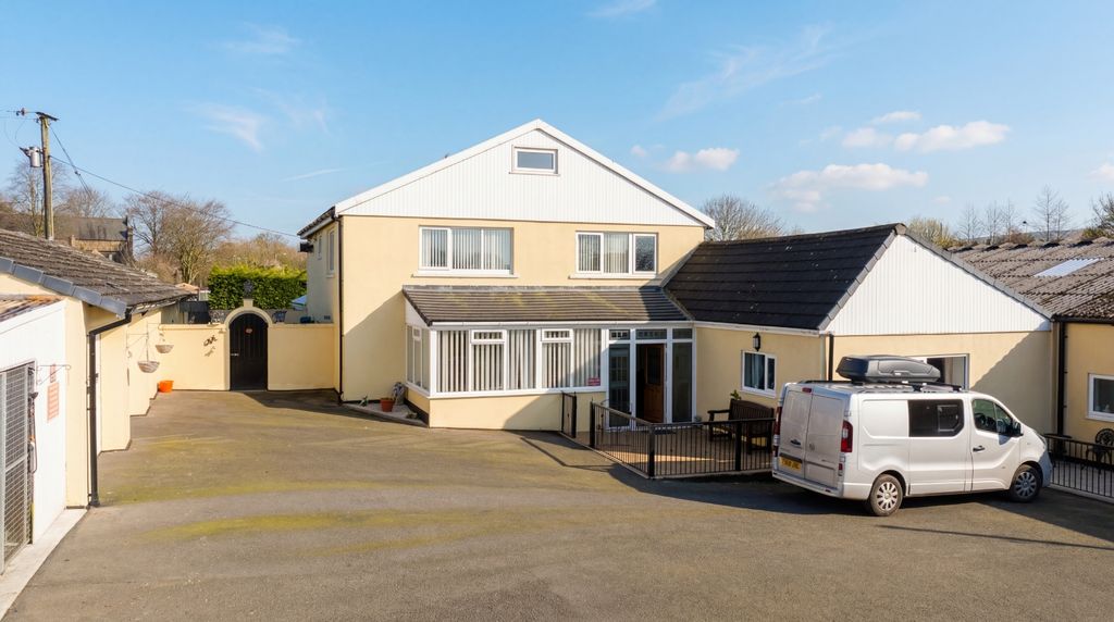 Property photo 3 of 35 Picture No. 36