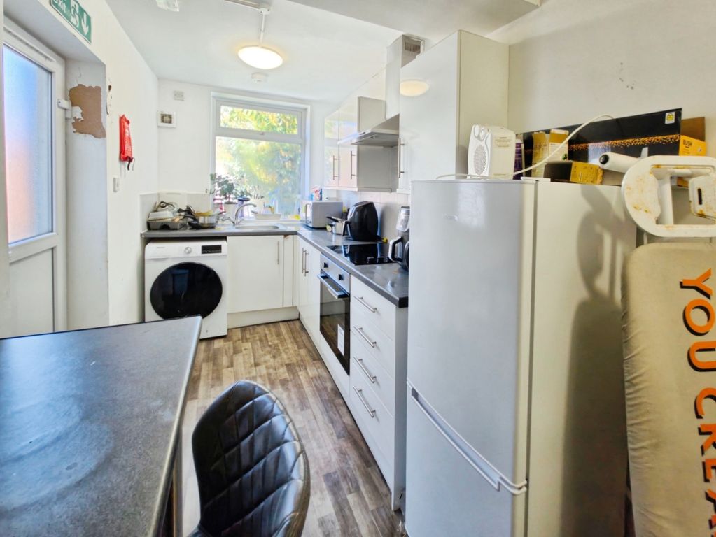 Property photo 3 of 11 Pbox-Img.Jpg