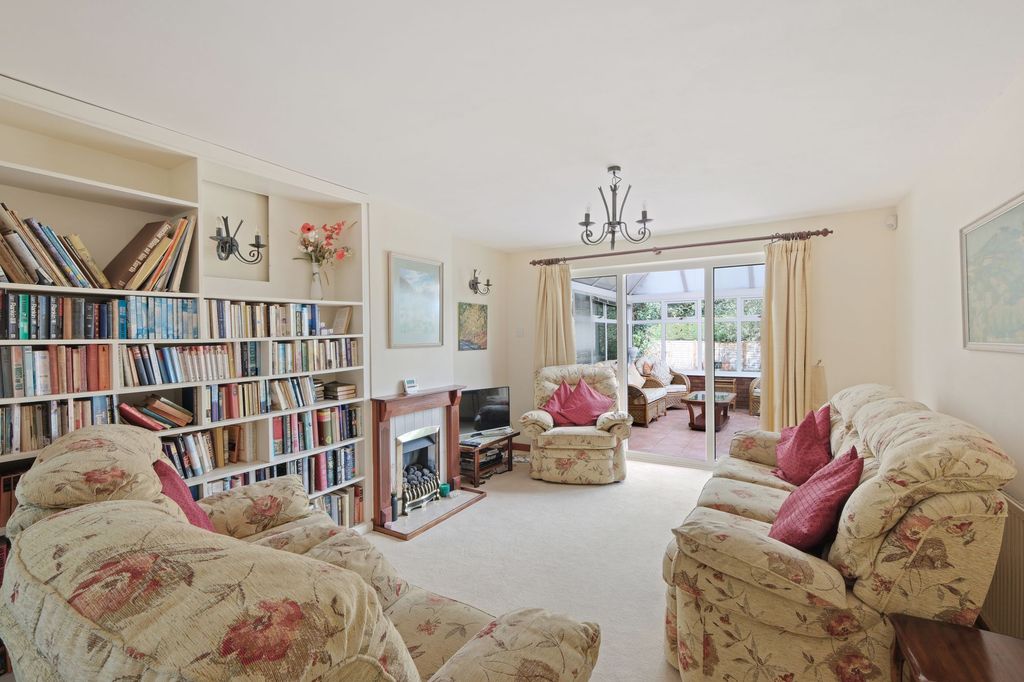 Property photo 2 of 18