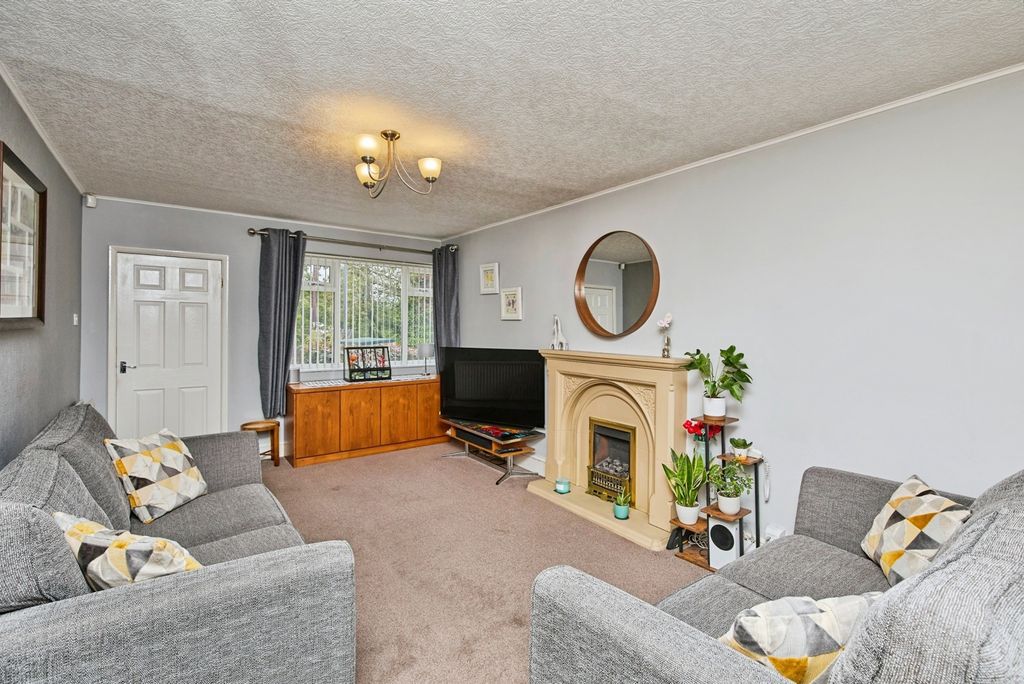 Property photo 3 of 25 Lounge