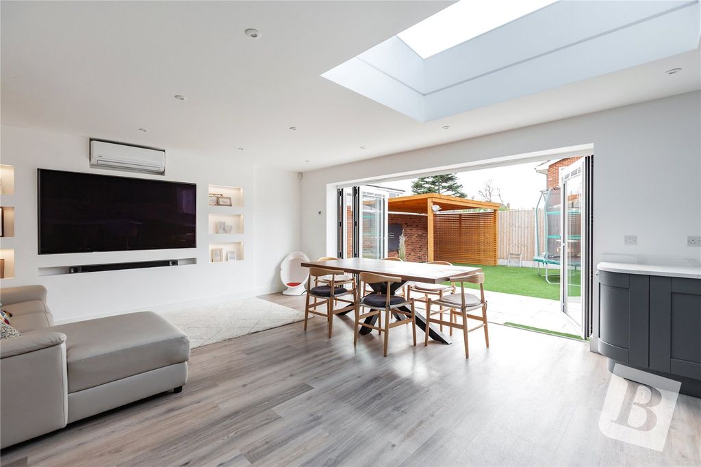 Property photo 3 of 19 Kitchen/Diner