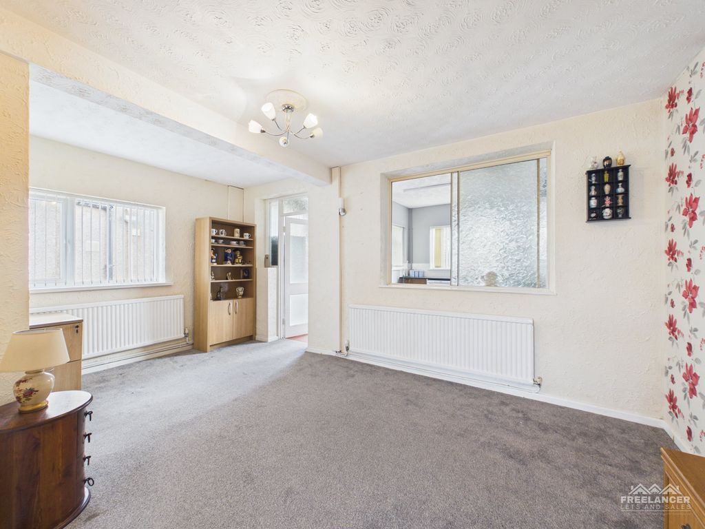 Property photo 2 of 18 Diner Use