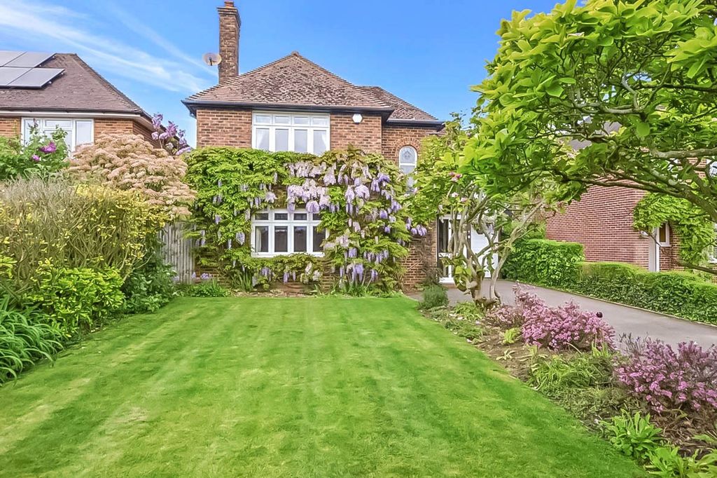 Property photo 1 of 30