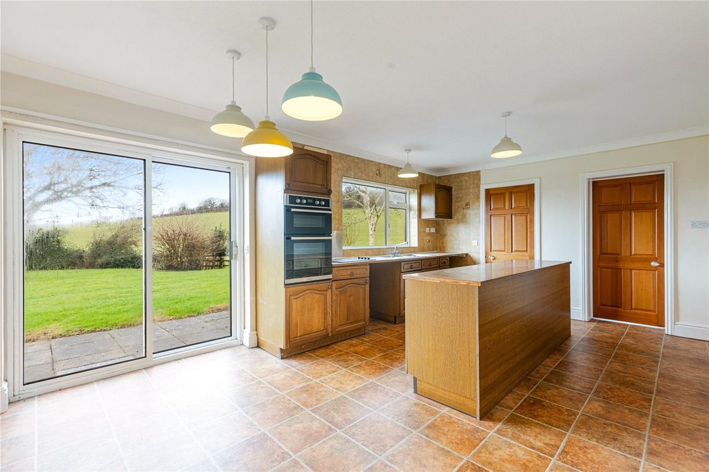 Property photo 3 of 14 Picture 3