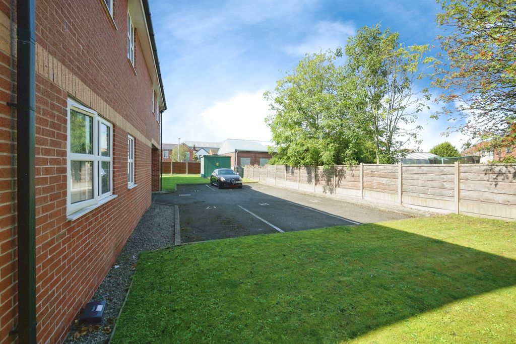 Property photo 2 of 16