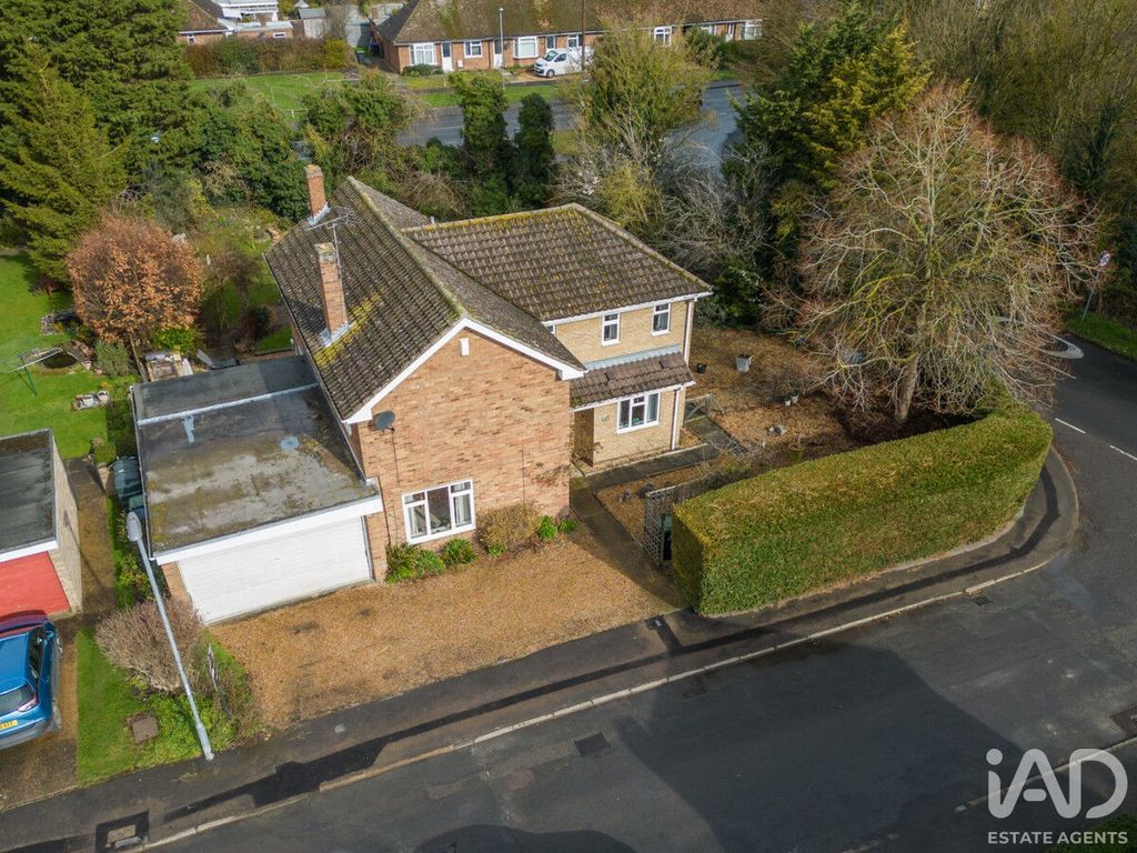 Property photo 3 of 45