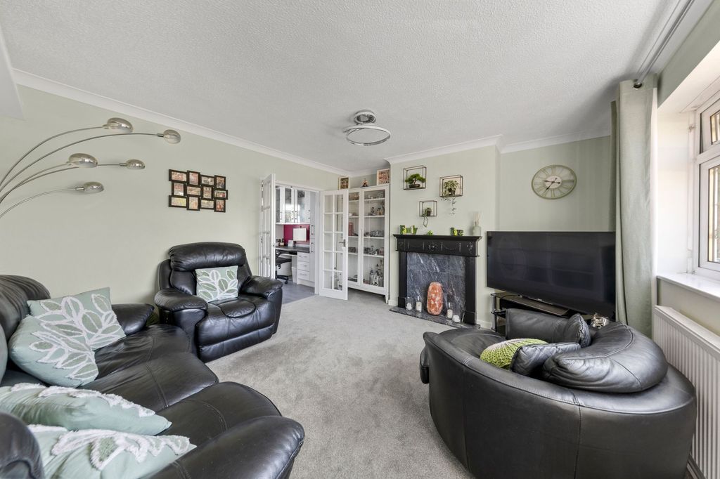 Property photo 2 of 22