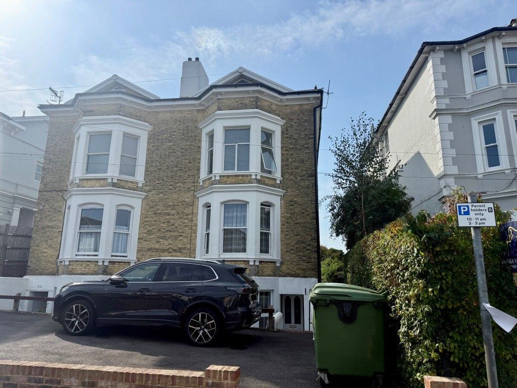 Property photo 1 of 7 Lower Ground Floor Flat