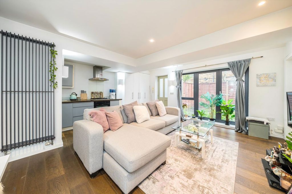 Property photo 1 of 6