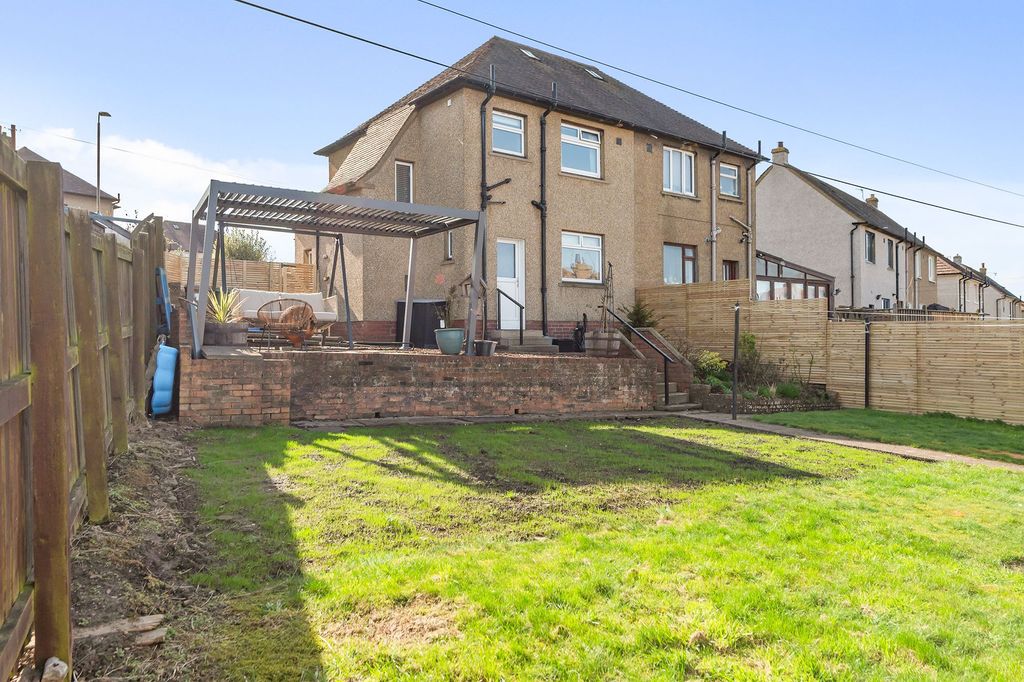 Property photo 3 of 26 Garden