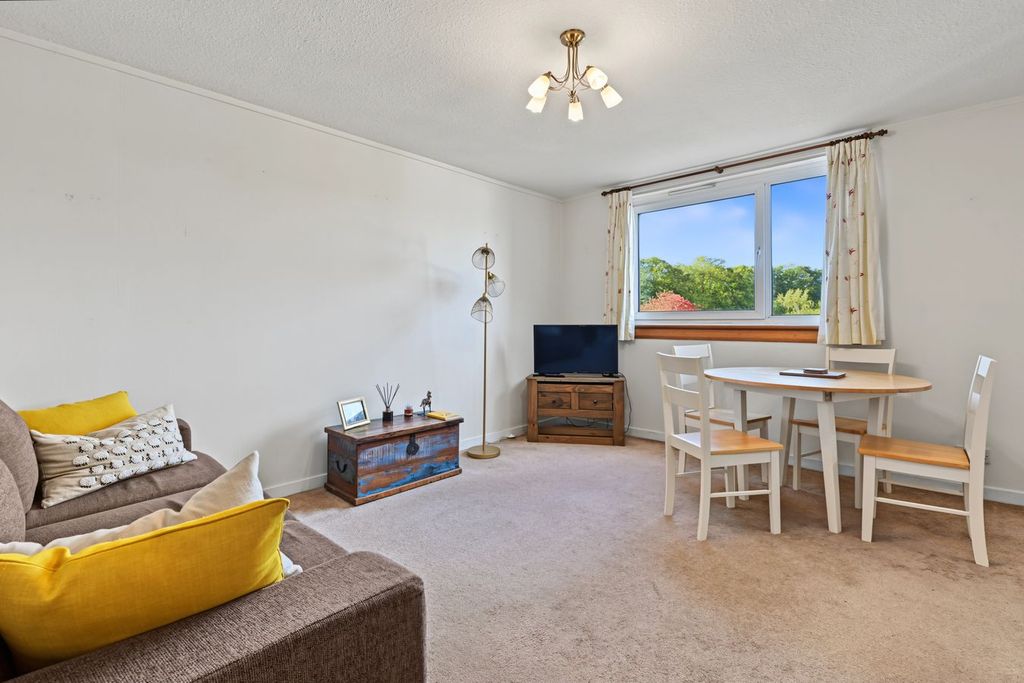 Property photo 2 of 43