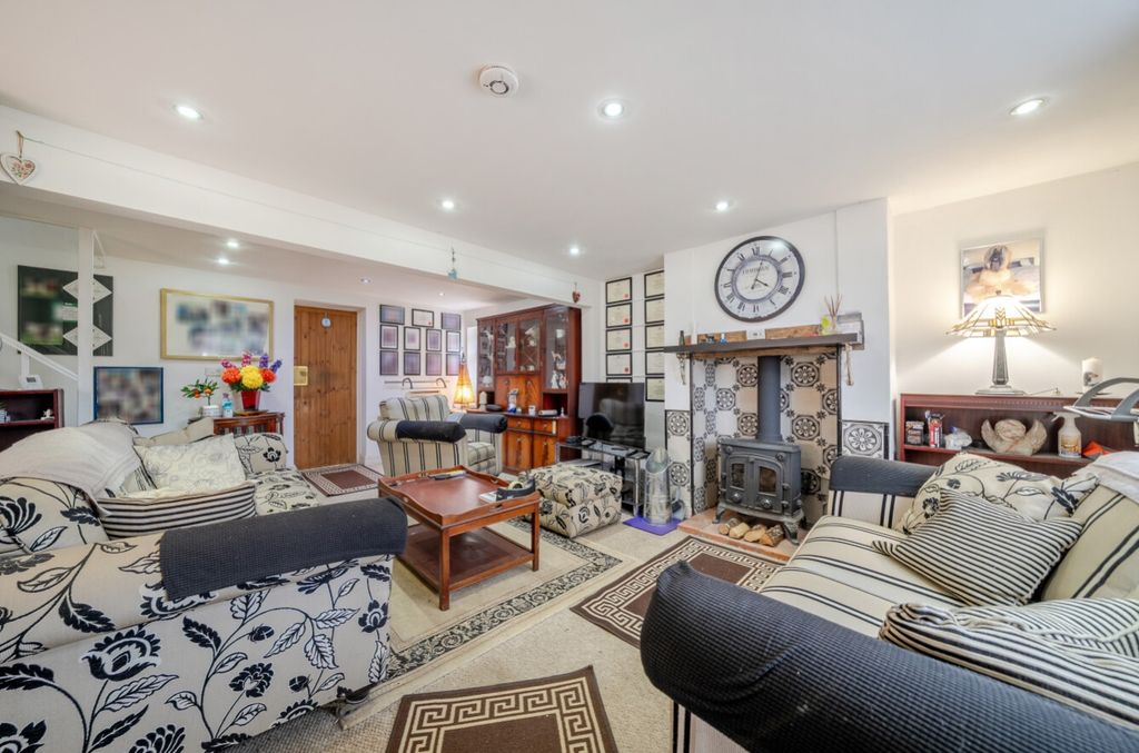 Property photo 3 of 35 1420729-7-69A0F370975Bd