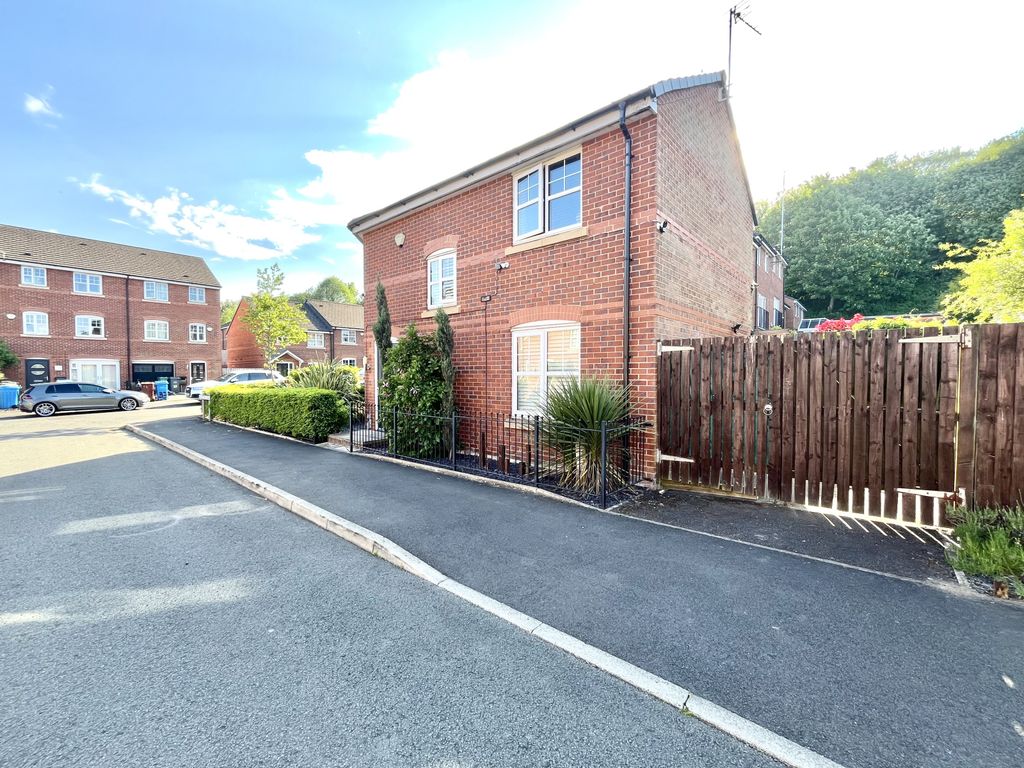 Property photo 1 of 22 3 Bedroom Semi Detached House For Sale