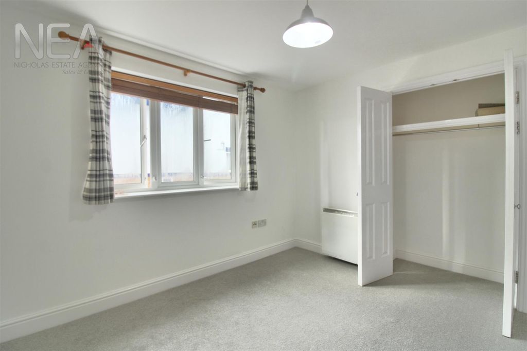 Property photo 3 of 11 Bedroom