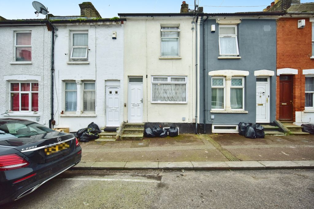 Property photo 1 of 11 Front