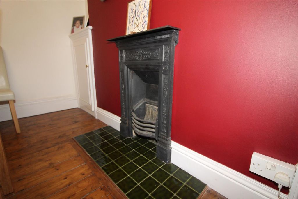 Property photo 3 of 26 Reception One