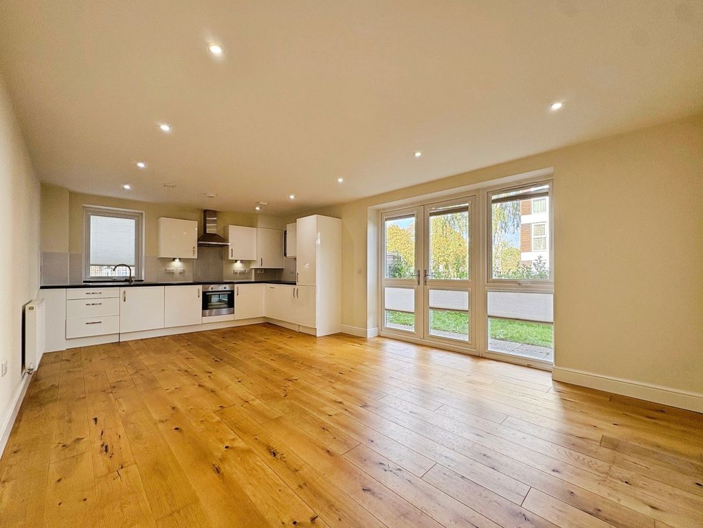 Property photo 2 of 10 Pbox-Img.Jpg