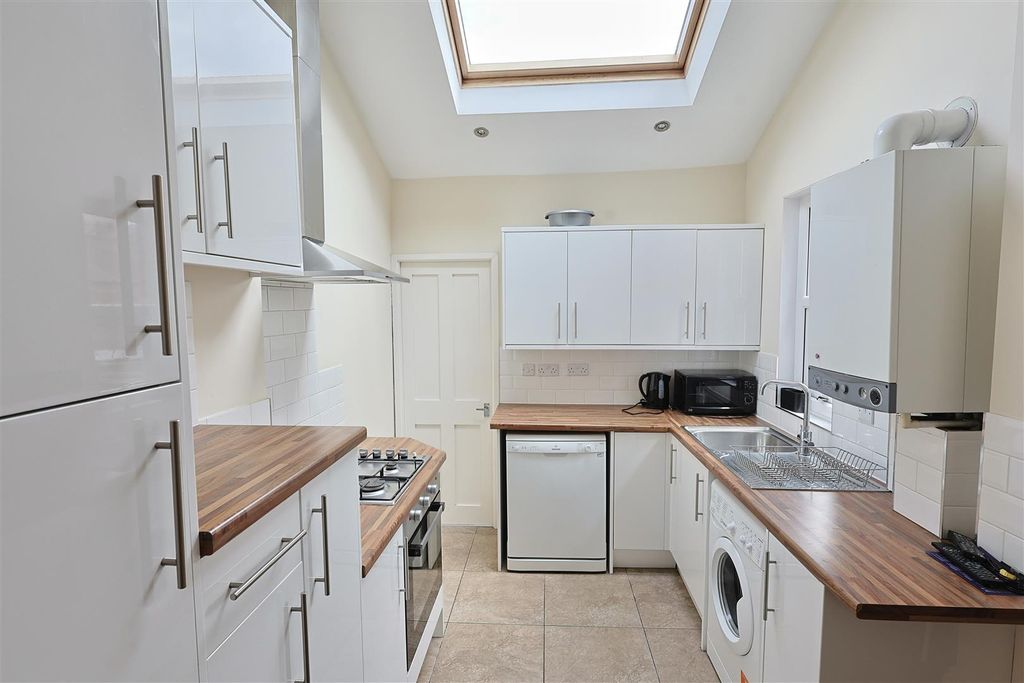 Property photo 2 of 10 Fde33Bdc-85Cb-49F7-93F9-72Aa39C579CE_1_201_A.Jpeg