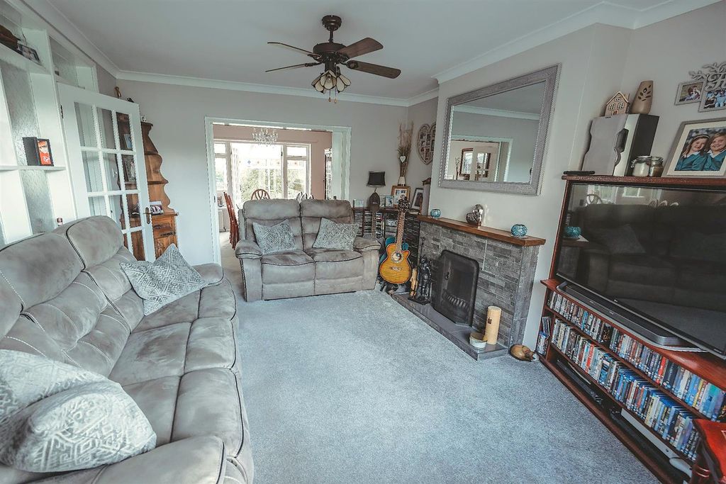 Property photo 3 of 28 Fairlight-37.Jpg