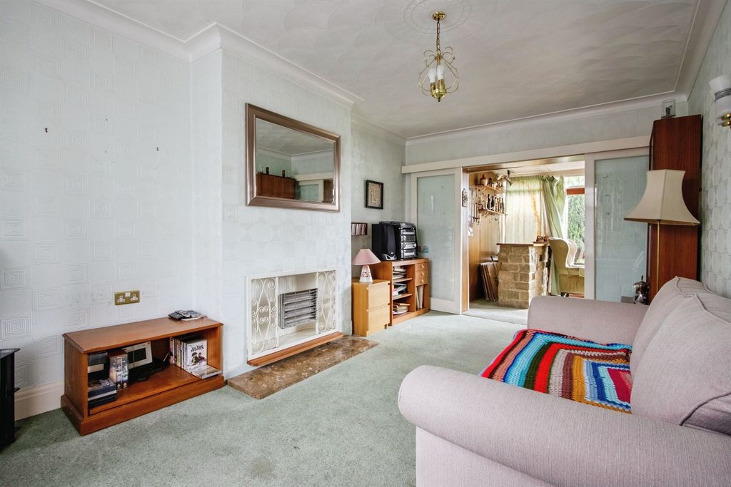 Property photo 2 of 12