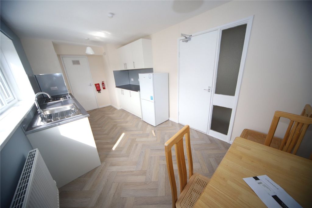 Property photo 3 of 9 Picture No. 06