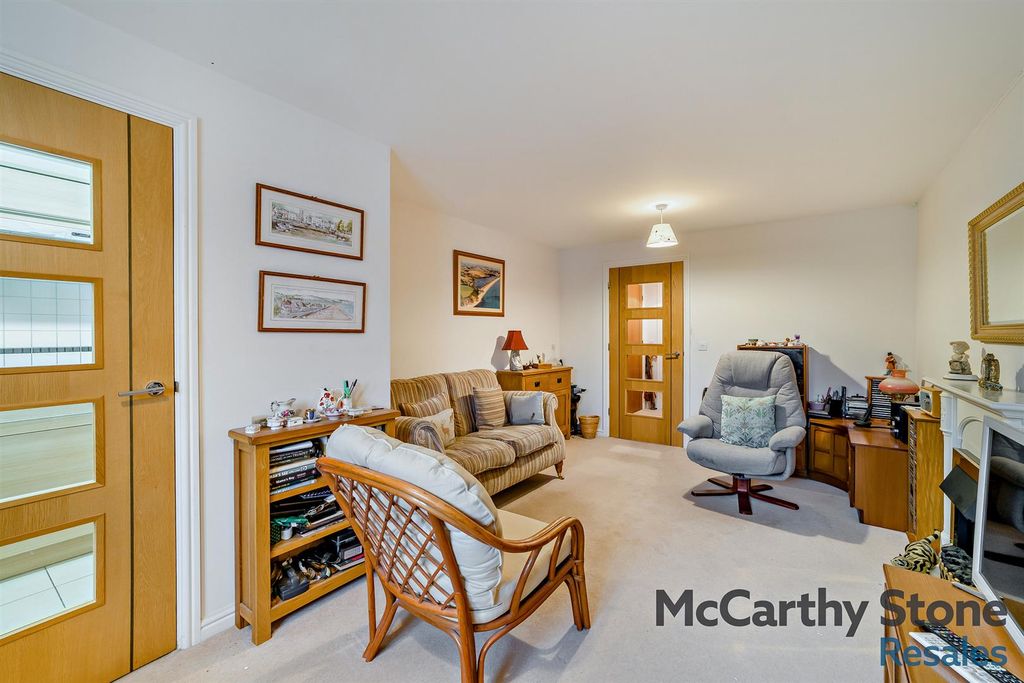 Property photo 3 of 12 Living Room