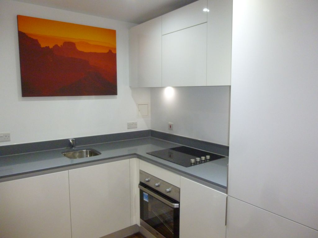 Property photo 3 of 7 Kitchen