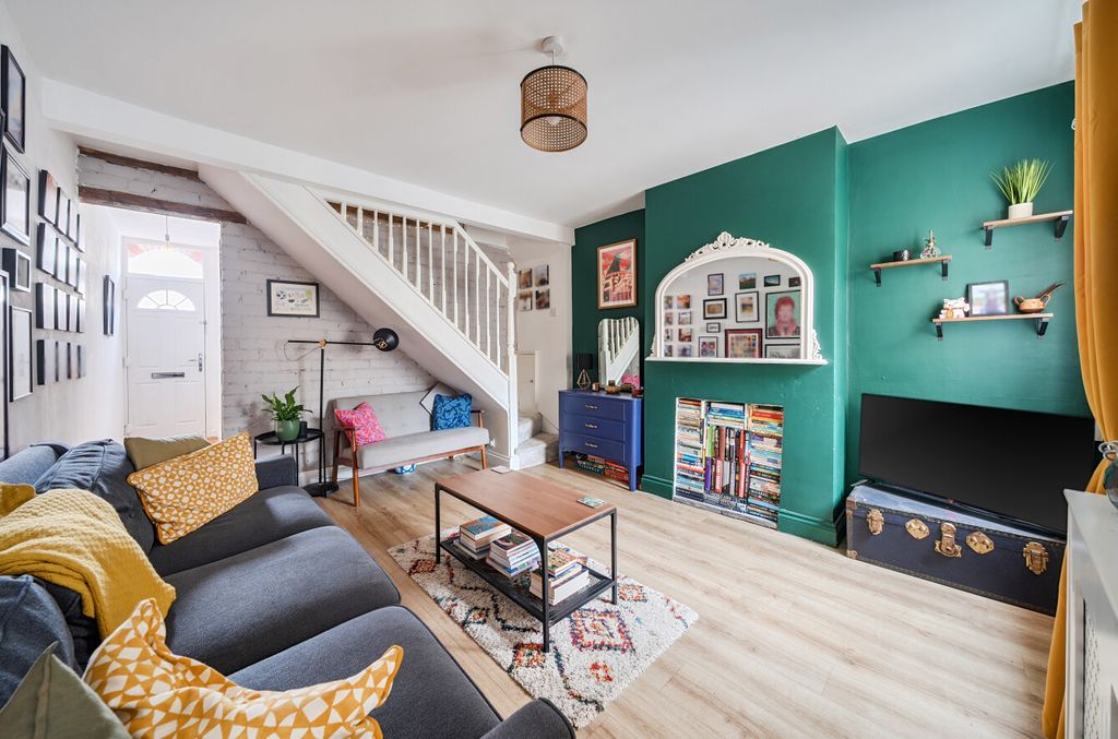 Property photo 2 of 17 1410839-8-69959c3...