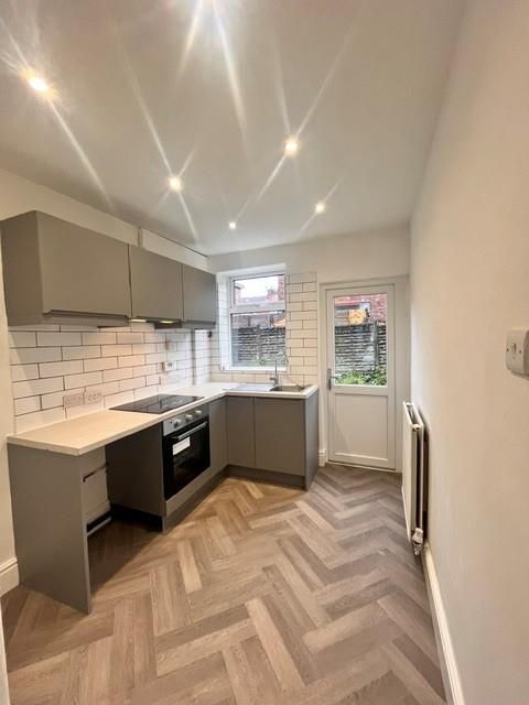 Property photo 3 of 14 Kitchen.Jpg