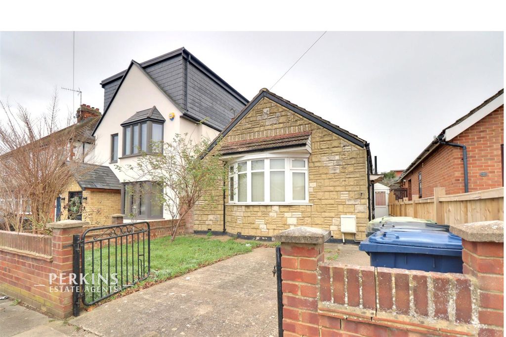 Property photo 1 of 8 Front.Jpg