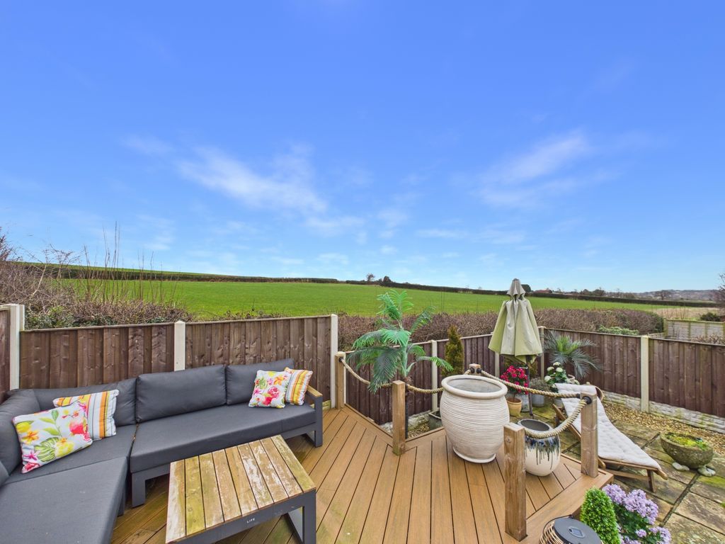 Property photo 2 of 37 Cam04789G0-Pr0034-Still010