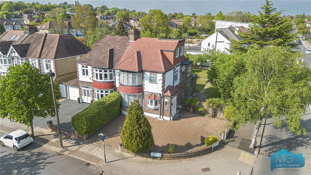 Property photo 2 of 31 Picture No. 27