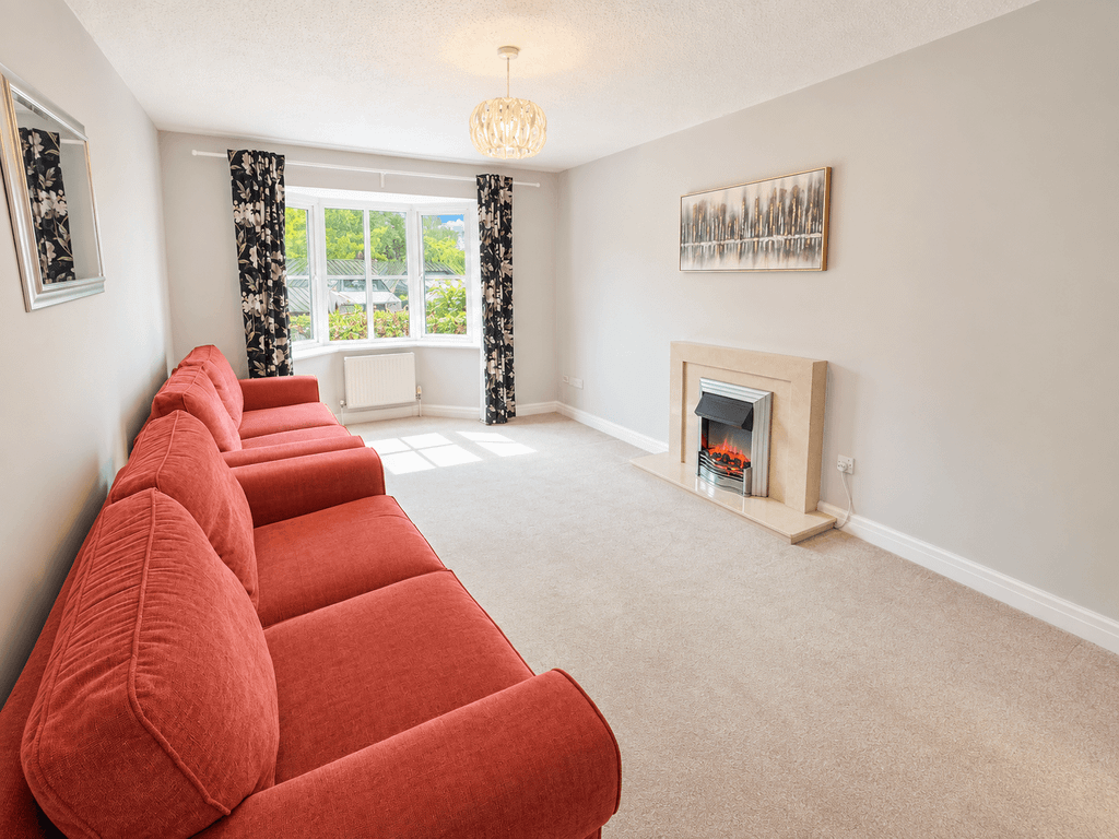 Property photo 2 of 11 Gallery