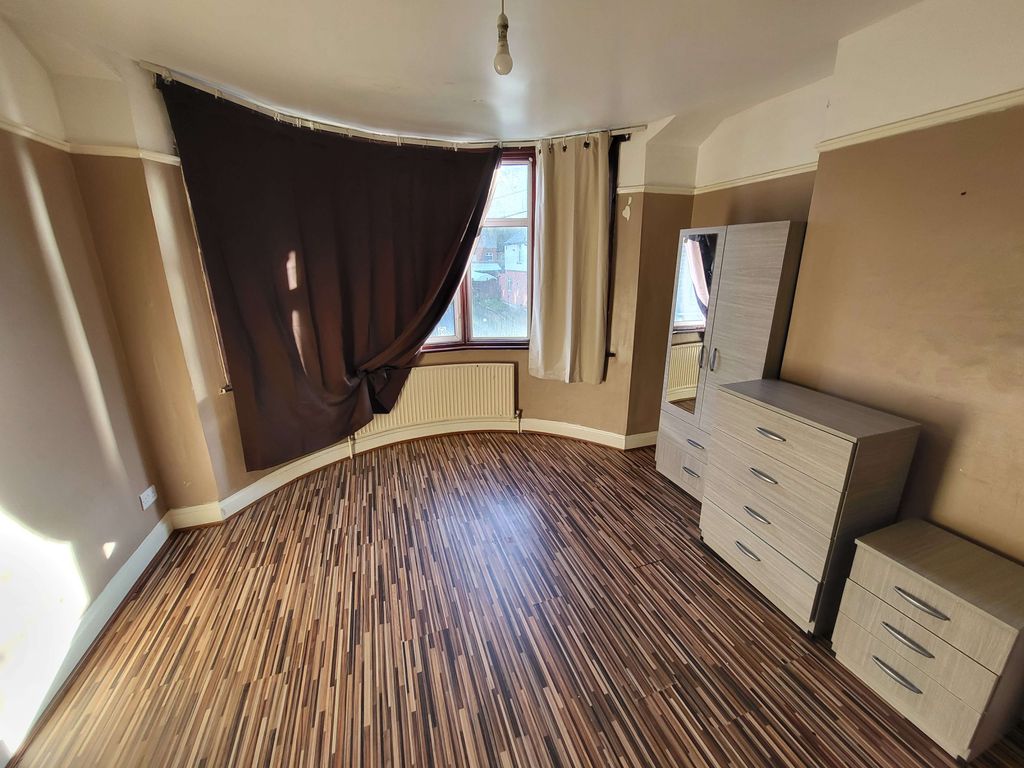 Property photo 3 of 11 Gallery