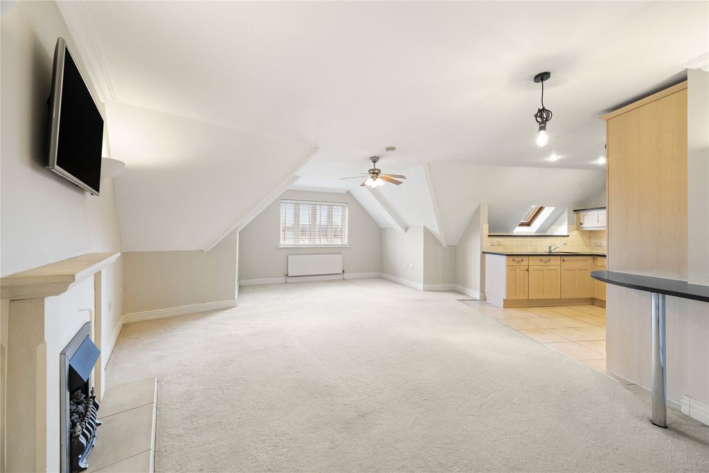 Property photo 1 of 16 Picture No. 23