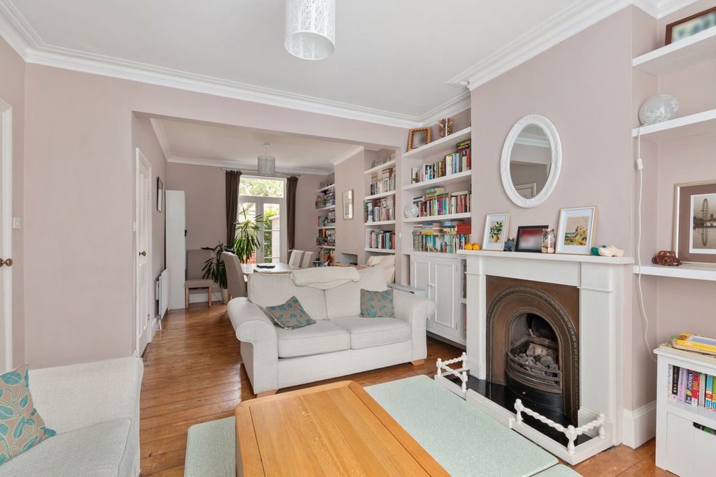 Property photo 1 of 11