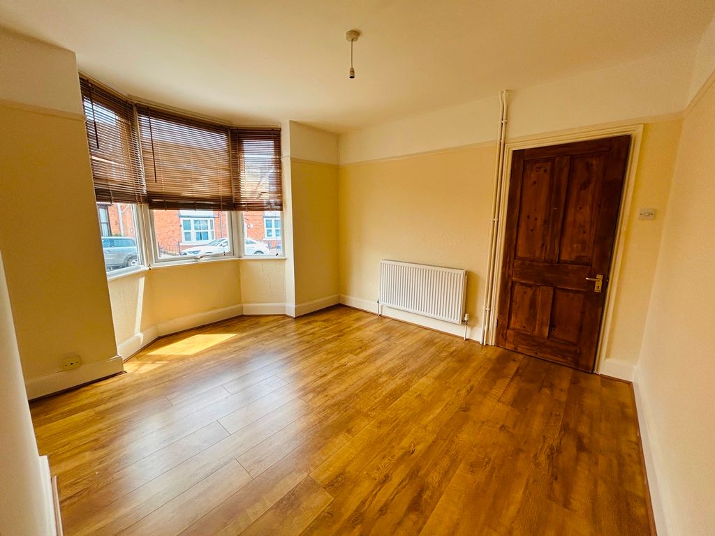 Property photo 2 of 12 Sitting Room