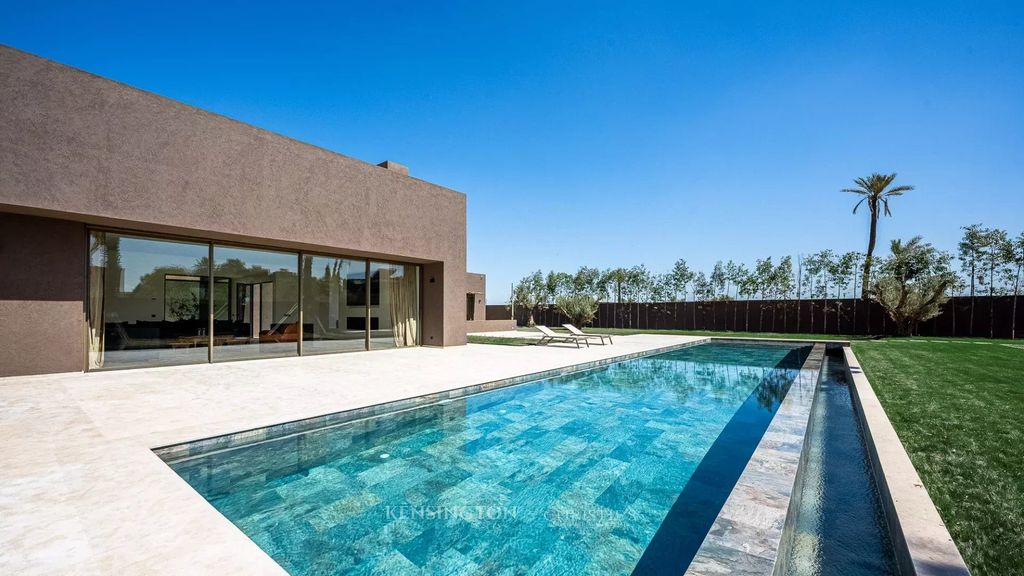 Property photo 1 of 44