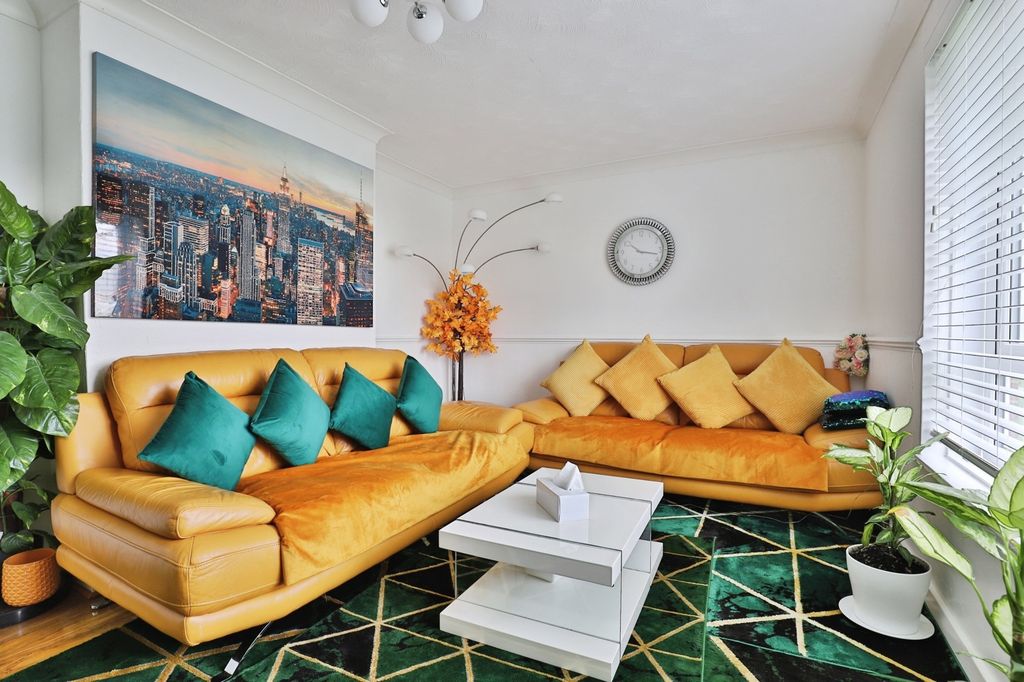 Property photo 2 of 18 Pbox-Img.Jpg