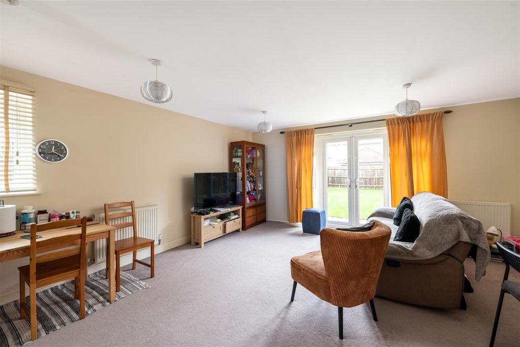 Property photo 2 of 11 9 Newman Road Internals7 Retouched.Jpg