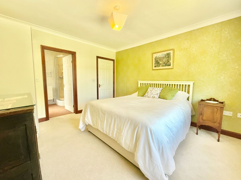Property photo 3 of 29