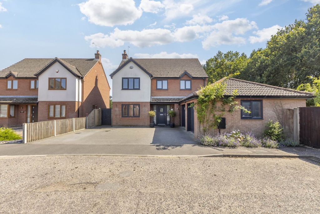 Property photo 1 of 31