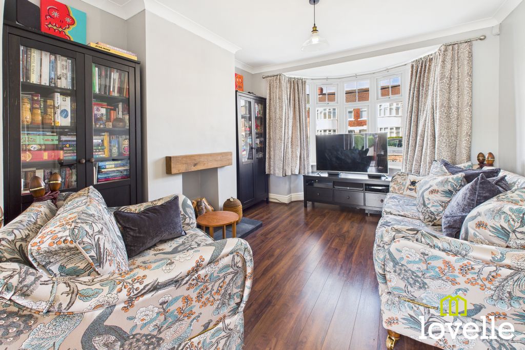 Property photo 3 of 19