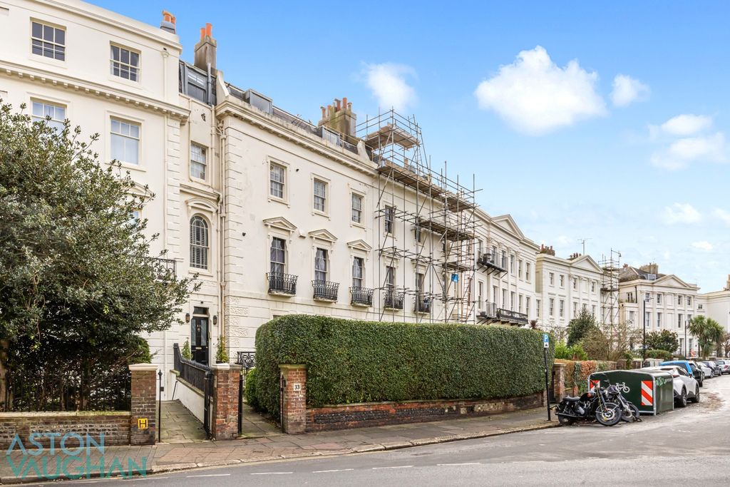 Property photo 1 of 12 4939290