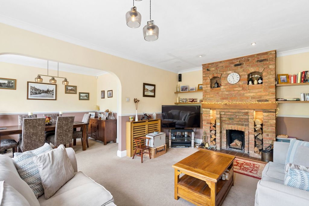 Property photo 2 of 19