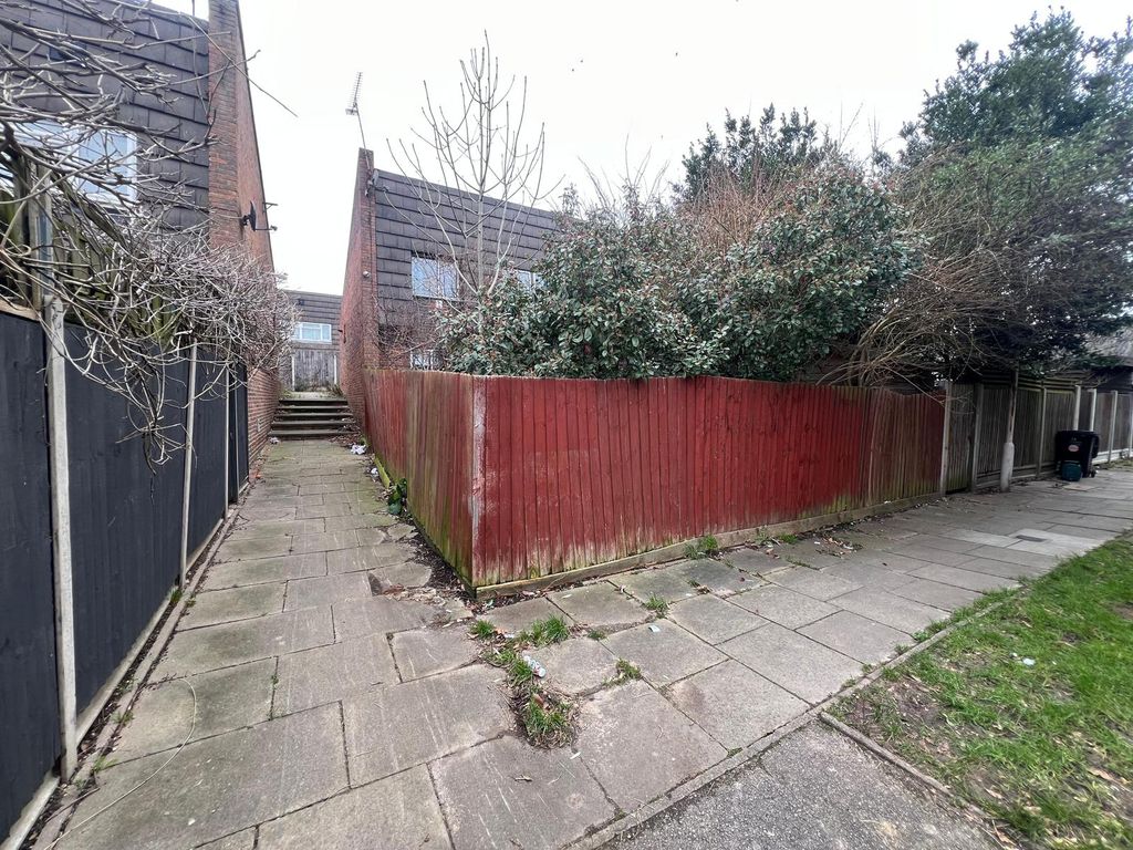 Property photo 3 of 37