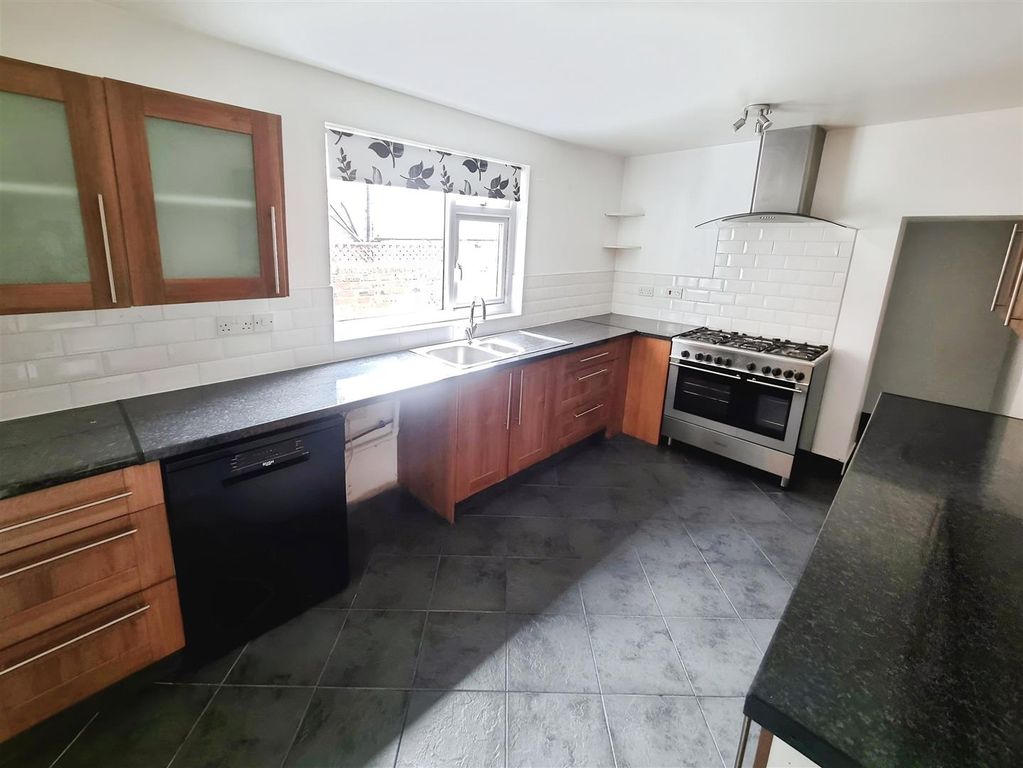 Property photo 3 of 18 E5Ea4c55-4169520_1944436696375641_7282742665154491