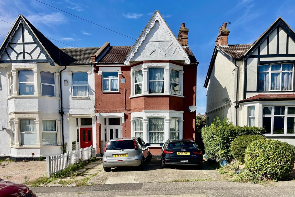 Property photo 1 of 10 (Main)