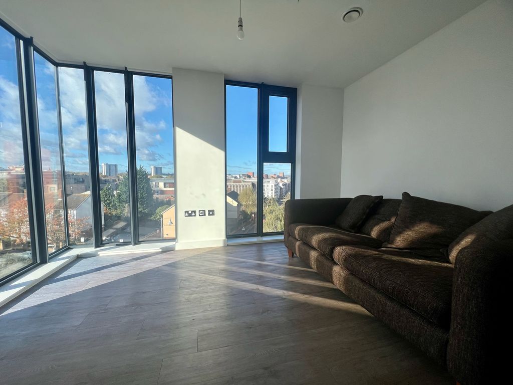 Property photo 2 of 8