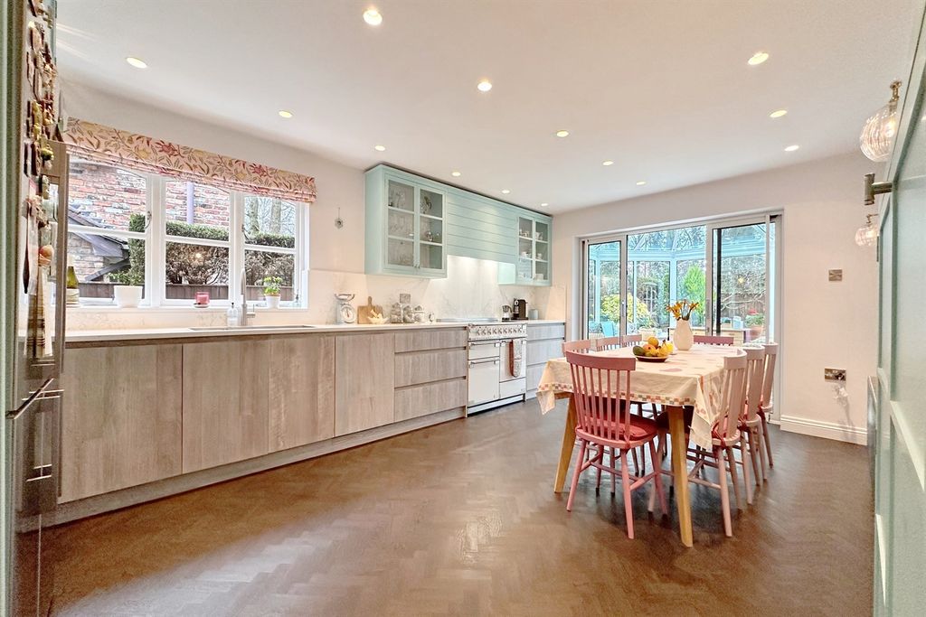 Property photo 3 of 34 Kitchen